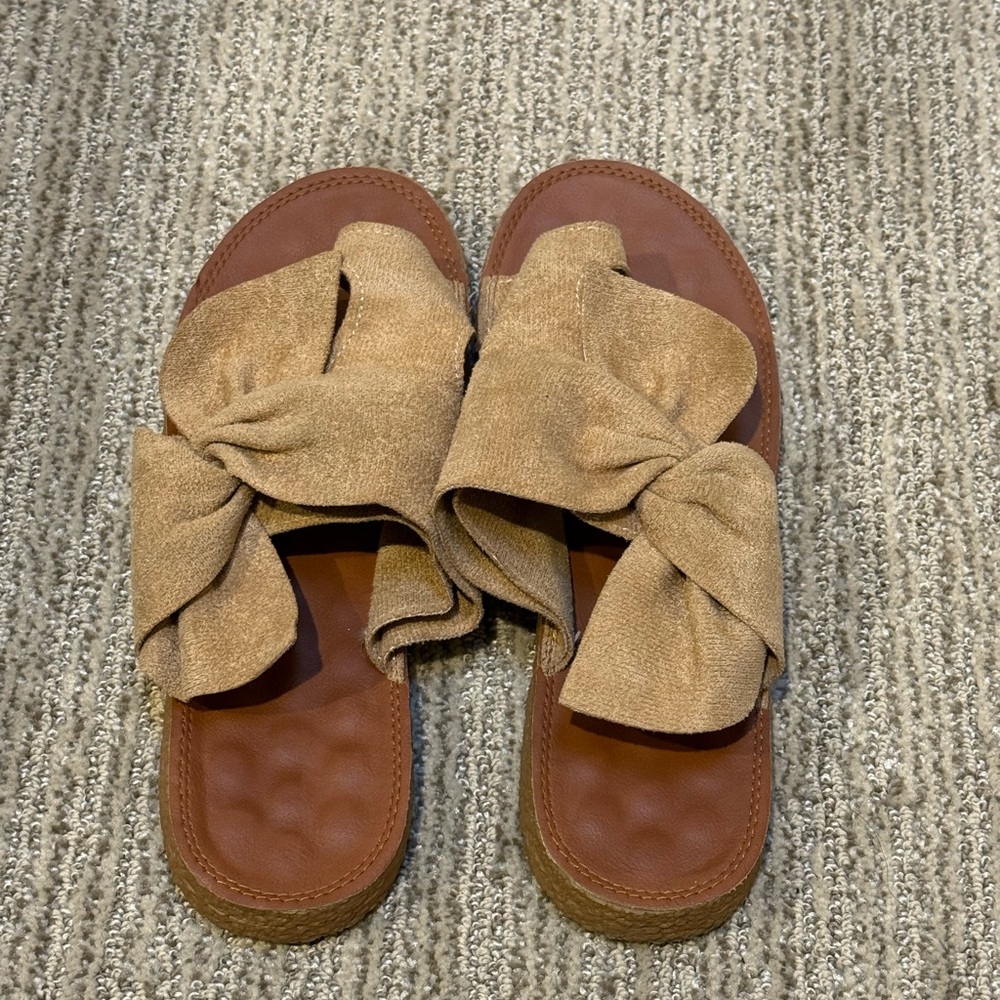 Tan Bow Slide Sandals